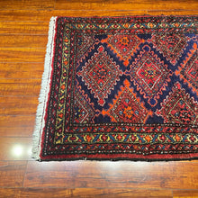 1960 PERSIAN HAMADAN RUG 3’ 6” x 6’ 6” (MED.160)