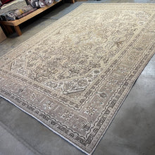 1970 PERSIAN TABRIZ RUG 9’ 7” x 12’ 10” (LAR.500)