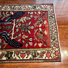 1950 PERSIAN BAKHTIARI RUG 2’ 10” x 4’ 5” (SMA.MED.5202)