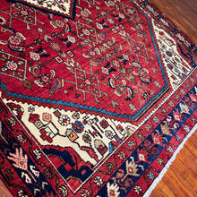 1940 PERSIAN HOSEYNABAD RUG 5’ 4” x 7’ 7” (MED.76)