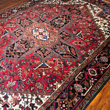 1950 PERSIAN HERIZ RUG 6’ 11” x 10’ 2” (LARG.FEA.60)