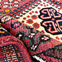 1950 SHIRAZ RUG 3’ 1” x 4’ 7” (MED.88)