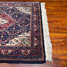 1950 PERSIAN SAROUK RUG 2’ 3” x 2’ 6” (SMA.15)