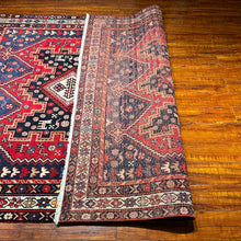 1940 PERSIAN AFSHAR RUG 5’ 5” x 7’ 1” (MED.FEA.83)