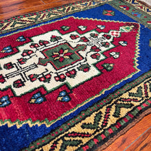 1940 TURKISH SIVAS RUG 1’ 10” x 3’ 8” (SMA.201)