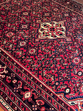 1940 PERSIAN HOSEYNABAD RUG 5’ 4” x 6’ 7” (MED.62)