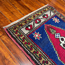 1940 TURKISH SIVAS RUG 1’ 10” x 3’ 6” (SMA.208)