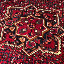 1950 PERSIAN HOSEYNABAD RUG 5’ 6” x 7’ 1” (MED.58)