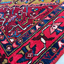 1960 PERSIAN HERIZ RUG 4’ 4” x 14’ (RUN.FEA.1492)