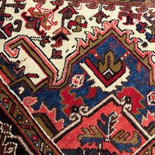 1950 PERSIAN HERIZ RUG 6’ 11” x 10’ 2” (LARG.FEA.60)