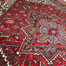 1950 PERSIAN HERIZ RUG 8’ 2” x 10’ 7” (FEA.LAR.743)