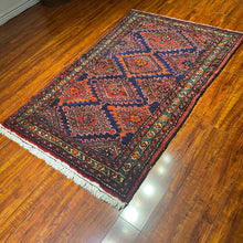 1960 PERSIAN HAMADAN RUG 3’ 6” x 6’ 6” (MED.160)