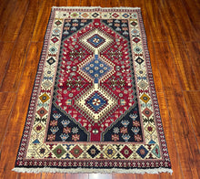 1950 PERSIAN SHIRAZ RUG 2’ 9” x 4’ 9” (MED.273)