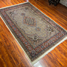 1970 PERSIAN TABRIZ MAHI RUG 4’ 2” x 6’ 7” (MED.FEA.1375)