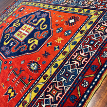 1930 CAUCASIAN SHIRVAN RUG 4’ 4” x 6’ 7” (MED.FEA.275)