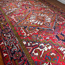 1950 PERSIAN HERIZ RUG 6’ 11” x 9’ 4” (LAR.FEA.438)