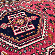 1950 SHIRAZ RUG 3’ 8” x 5’ (MED.282)