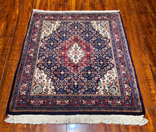 1950 PERSIAN SAROUK RUG 2’ 3” x 2’ 7” (SMA.18)