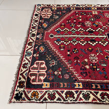 1950 SHIRAZ RUG 3’ 4” x 5’ 3” (MED.283)