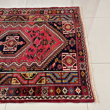 1950 SHIRAZ RUG 3’ 8” x 5’ (MED.282)