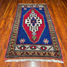 1940 TURKISH SIVAS RUG 1’ 10” x 3’ 6” (SMA.208)