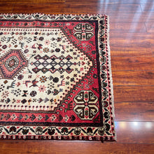 1950 PERSIAN SHIRAZ RUG 3’ 6” x 5’ (MED.272)