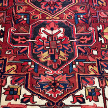 1950 PERSIAN HERIZ RUG 9’ 8” x 12’ 8” (LARG.36)