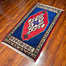 1940 TURKISH SIVAS RUG 1’ 9” x 3’ 3” (SMA.204)