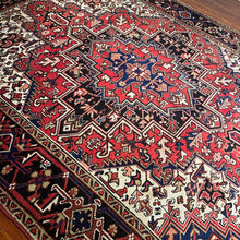 1950 PERSIAN HERIZ RUG 7’ 5” x 9’ 1” (LARG.61)