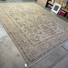 1970 PERSIAN TABRIZ RUG 9’ 7” x 12’ 10” (LAR.500)