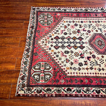 1950 PERSIAN SHIRAZ RUG 3’ 6” x 5’ (MED.272)