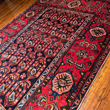 1940 PERSIAN BORUJERD RUG 4’ 9” x 6’ 9” (MED.81)