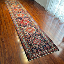 1930 PERSIAN KARAJA RUG 2’ 10” x 13’ 1” (RUN.FEA.251)