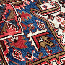 1950 PERSIAN HERIZ RUG 6’ 11” x 10’ 2” (LARG.FEA.60)