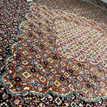 1970 PERSIAN TABRIZ RUG 8’ 8” x 10’ 7” (LAR.FEA.1144)