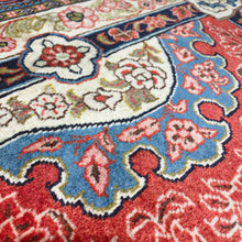 1970 PERSIAN SAROUK RUG 4’ 5” x 6’ 11” (MED.FEA.375)