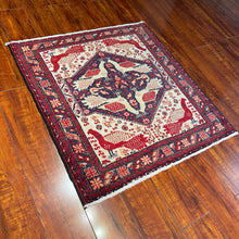 1950 PERSIAN QASEMABAD RUG 2’ 5” x 2’ 6” (SMA.5209)