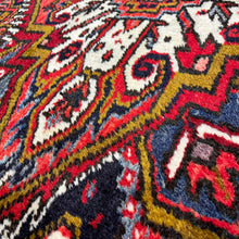 1950 PERSIAN HERIZ RUG 6’ 11” x 9’ 4” (LAR.FEA.438)