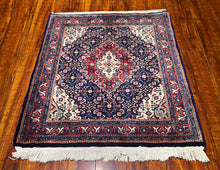 1950 PERSIAN SAROUK RUG 2’ 3” x 2’ 6” (SMA.15)