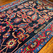 1950 PERSIAN BORUJERD RUG 4’ 7” x 6’ 5” (MED.FEA.49)