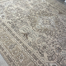 1970 PERSIAN TABRIZ RUG 9’ 7” x 12’ 10” (LAR.500)