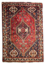 1950 PERSIAN SHIRAZ RUG 3’ 10” x 5’ 7” (MED.275)