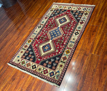 1950 PERSIAN SHIRAZ RUG 2’ 9” x 4’ 9” (MED.273)