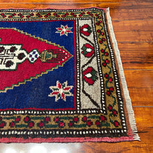 1940 TURKISH SIVAS RUG 1’ 10” x 3’ 6” (SMA.208)