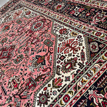 1970 TABRIZ RUG 6’ 7” x 9’ 8” (LARGE.FEA.602)