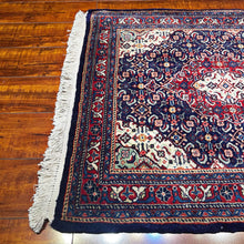 1950 PERSIAN SAROUK RUG 2’ 3” x 2’ 7” (SMA.18)