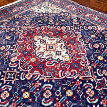 1950 PERSIAN SAROUK RUG 2’ 3” x 2’ 6” (SMA.15)