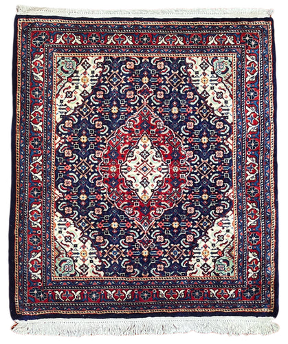 1950 PERSIAN SAROUK RUG 2’ 3” x 2’ 7” (SMA.18)