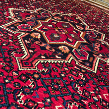 1950 PERSIAN HOSEYNABAD RUG 5’ 6” x 7’ 1” (MED.58)