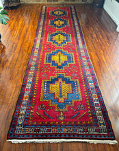 1950 PERSIAN HERIZ RUNNER RUG 3’ 10” x 14’ 5” (FEA.RUN.343)